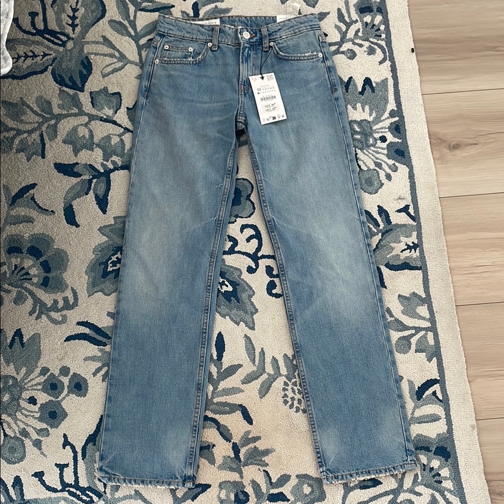 Zara Low Rise Straight Leg Jeans